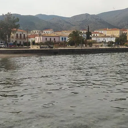 Authentic Rooftop House Tatil Evi Galaxídhion