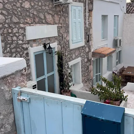Authentic Rooftop House *