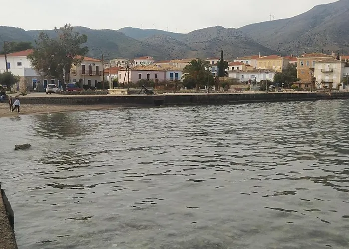 Authentic Rooftop House Hébergement de vacances Galaxídhion